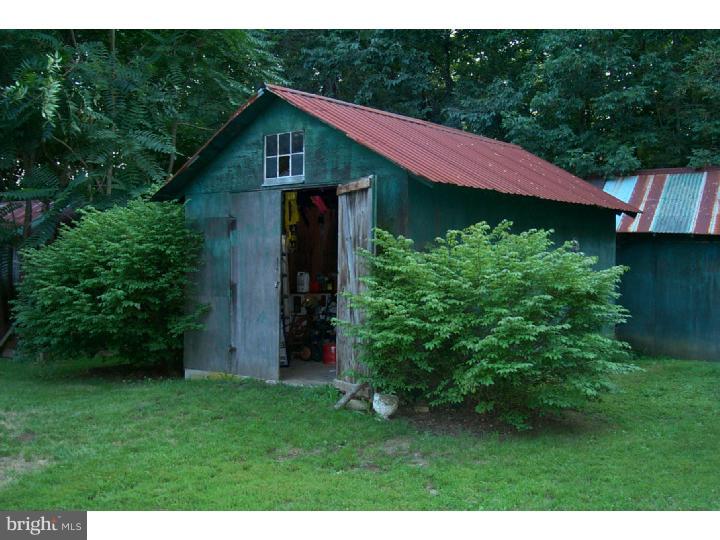 131 Pine Swamp Road Elverson, PA 19520 - Photo 3 of 4 Garage
