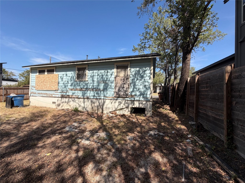 5001 Lott Avenue Austin, TX 78721 - Photo 8 of 9
