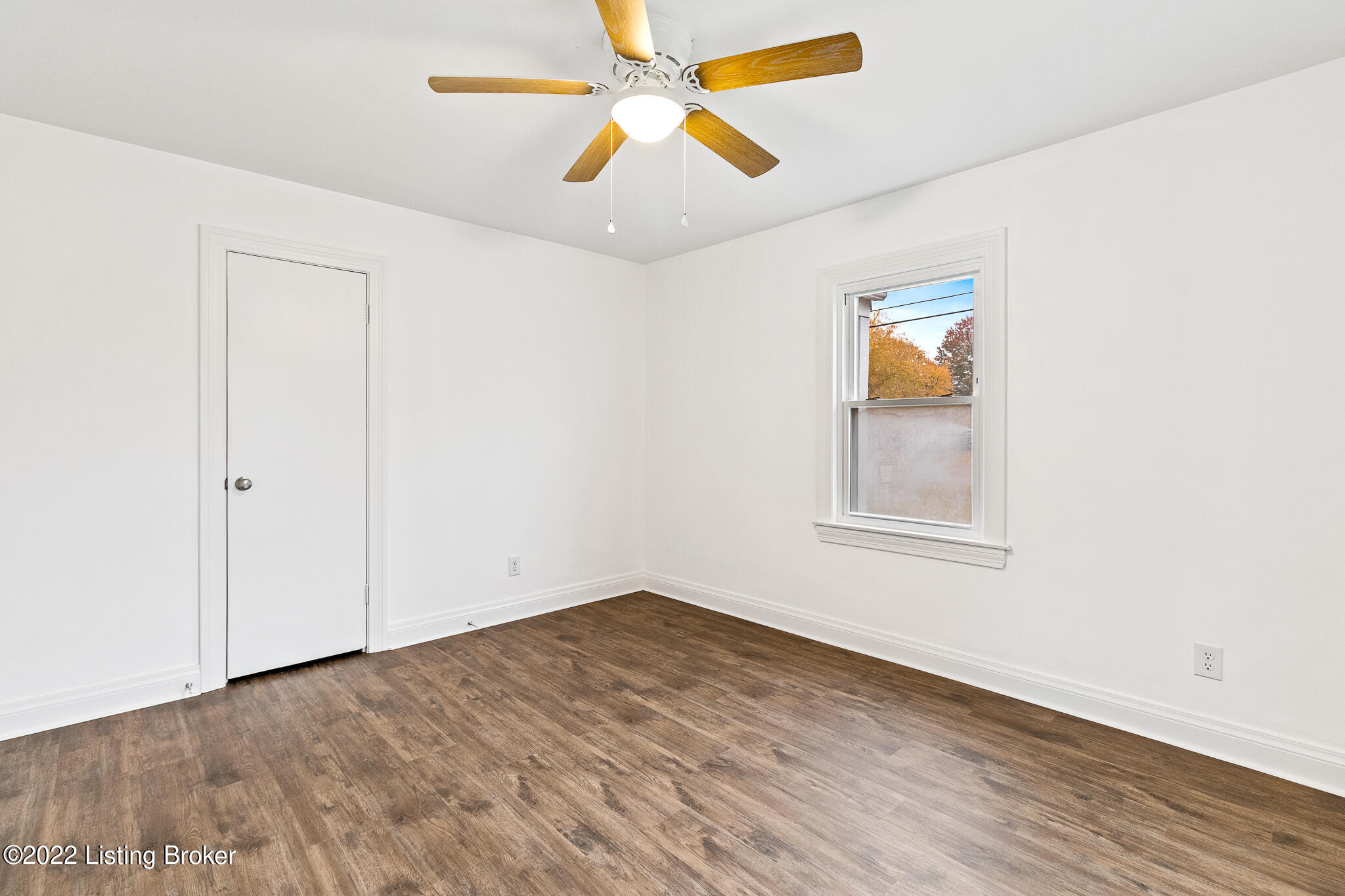 4706 Dover Road Louisville, KY 40216 - Photo 10 of 22 4706 Dover Rd-16