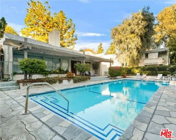 $380,000 | 20134 Leadwell Street, Unit 133, Winnetka, CA 91306