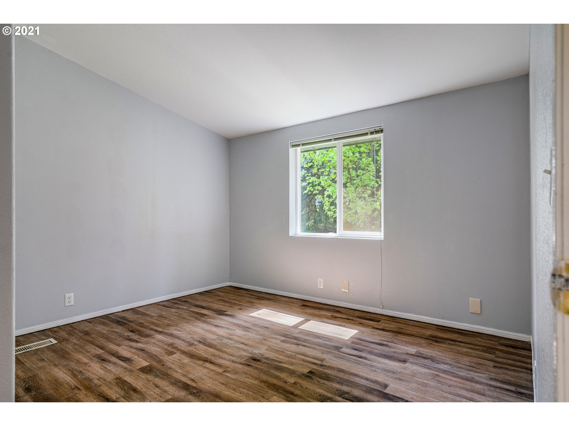 555 Pioneer Road Dallas, OR 97338 - Photo 22 of 32
