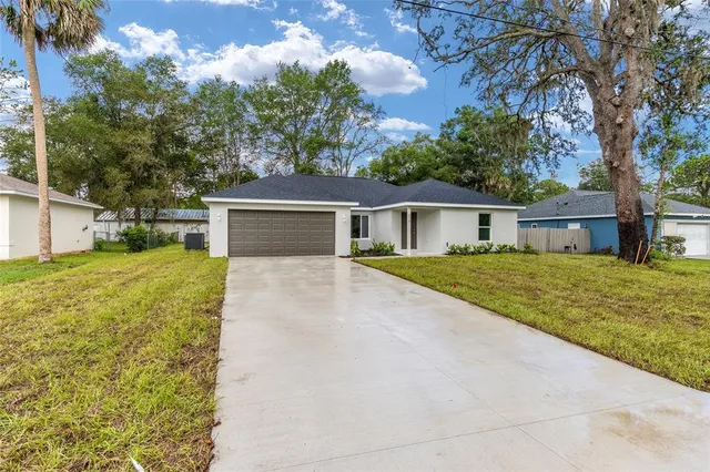 $2,200 | 714 Northeast 130th Court, Silver Springs, FL 34488