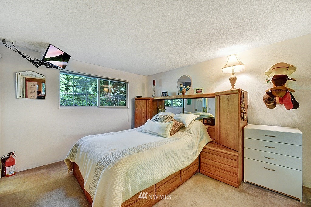 13919 196th Avenue Southeast Renton, WA 98059 - Photo 9 of 23 Gallery Image 9