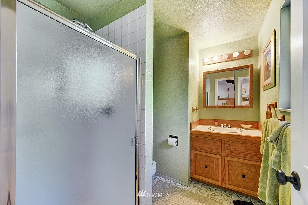 13919 196th Avenue Southeast Renton, WA 98059 - Photo 10 of 23 Gallery Image 10