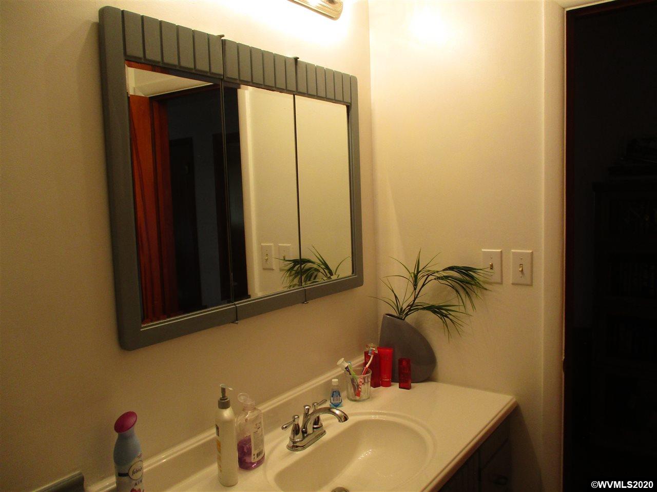 1230 Southwest Elm Street Albany, OR 97321 - Photo 15 of 18