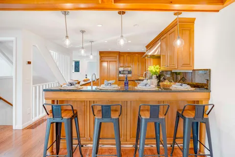 $2,295,000 | 3 Hidden Cove Road, Oak Bluffs, MA 02557