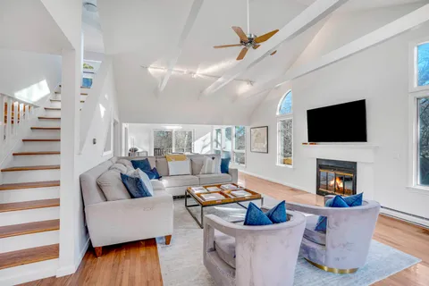 $2,295,000 | 3 Hidden Cove Road, Oak Bluffs, MA 02557