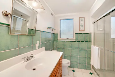 $2,295,000 | 3 Hidden Cove Road, Oak Bluffs, MA 02557