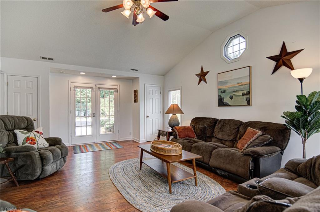 1227 Red Bank Road Germanton, NC 27019 - Photo 9 of 36 Gallery Image 9