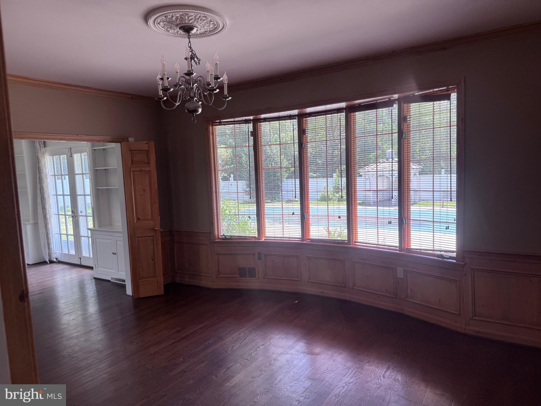 10812 Cripplegate Road Potomac, MD 20854 - Photo 16 of 24 Gallery Image 16