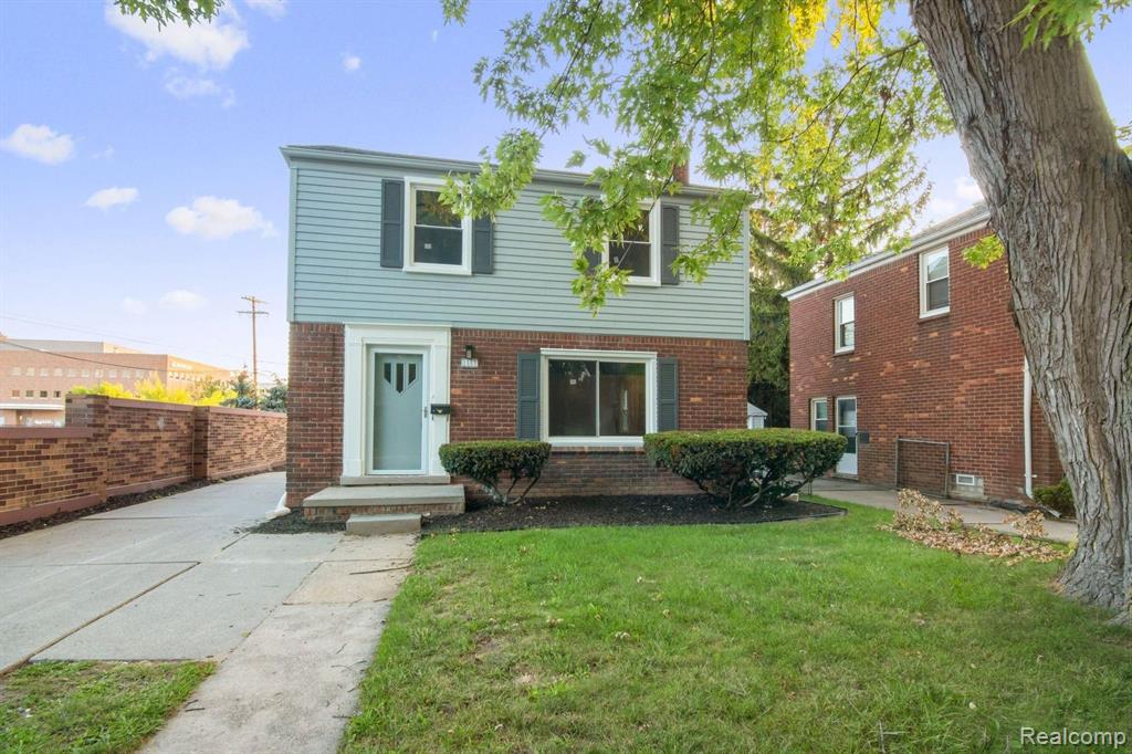 1583 Bournemouth Road Grosse Pointe Woods, MI 48236 - Photo 1 of 13