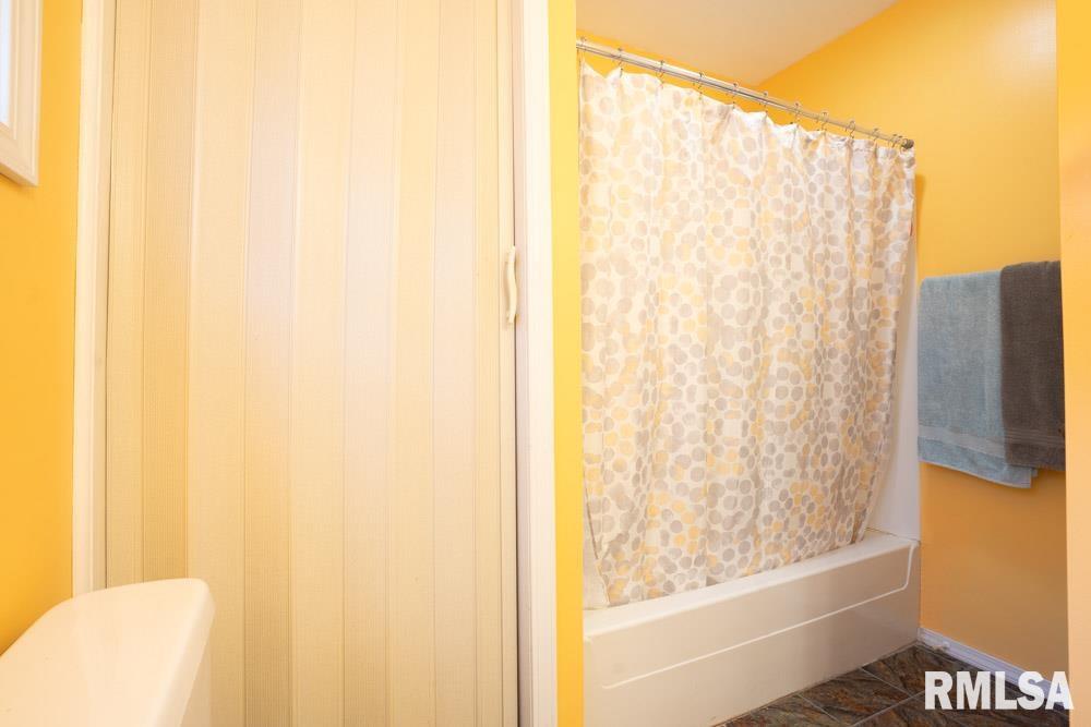 1319 East Rouse Avenue Peoria, IL 61603 - Photo 15 of 23 Gallery Image 15