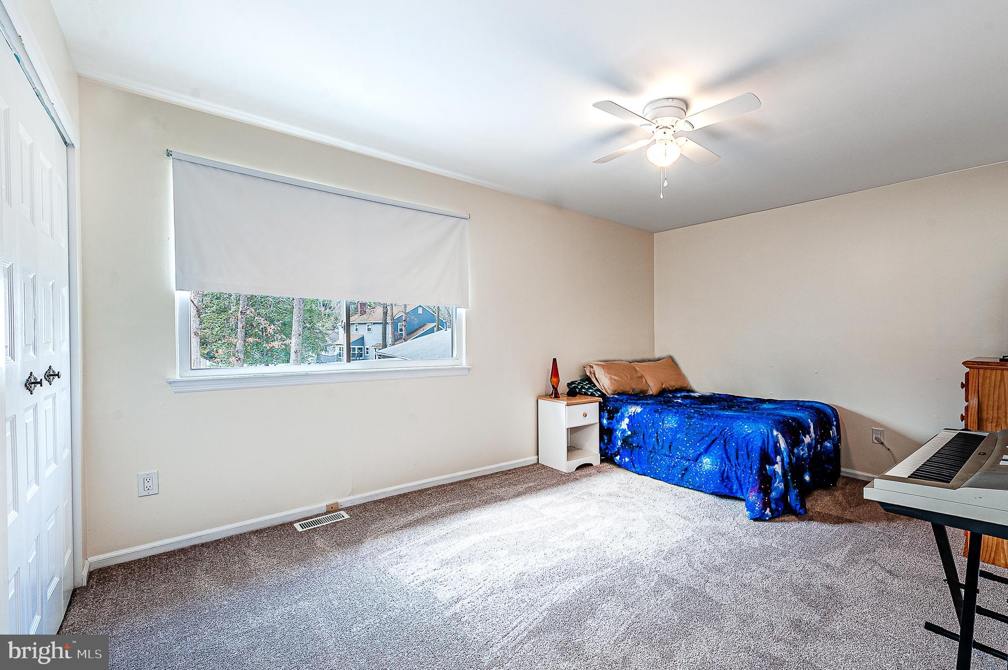 48 Aristone Drive Berlin, NJ 08009 - Photo 24 of 34 a living room with furniture and a window