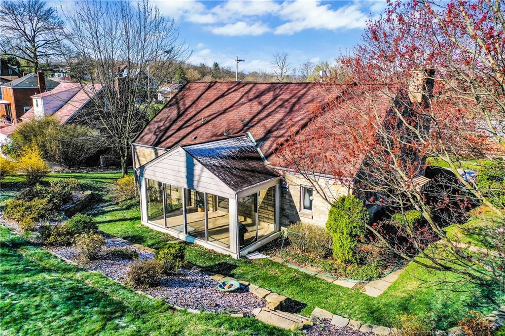 1037 Greentree Road Pittsburgh, PA 15220 - Photo 2 of 25 Gallery Image 2