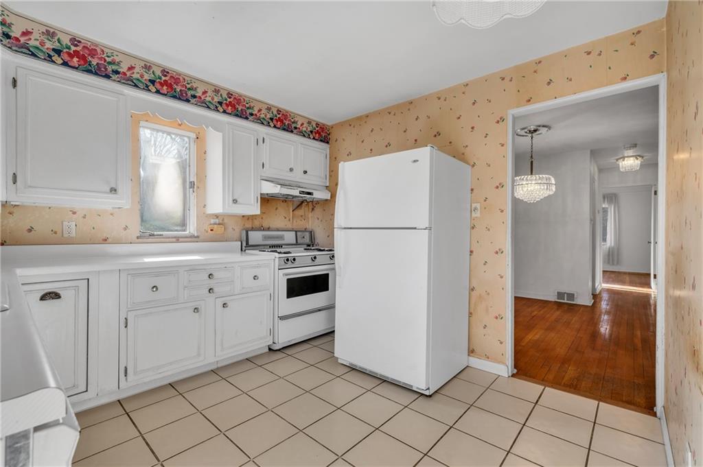 1037 Greentree Road Pittsburgh, PA 15220 - Photo 11 of 25 Gallery Image 11