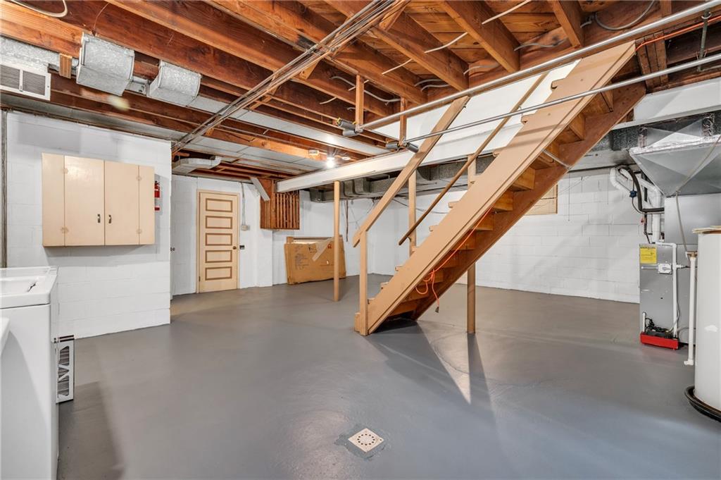 1037 Greentree Road Pittsburgh, PA 15220 - Photo 19 of 25 Gallery Image 19