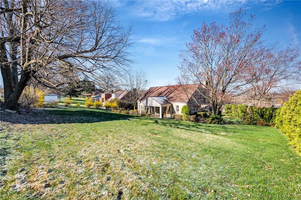 1037 Greentree Road Pittsburgh, PA 15220 - Photo 3 of 25 Gallery Image 3