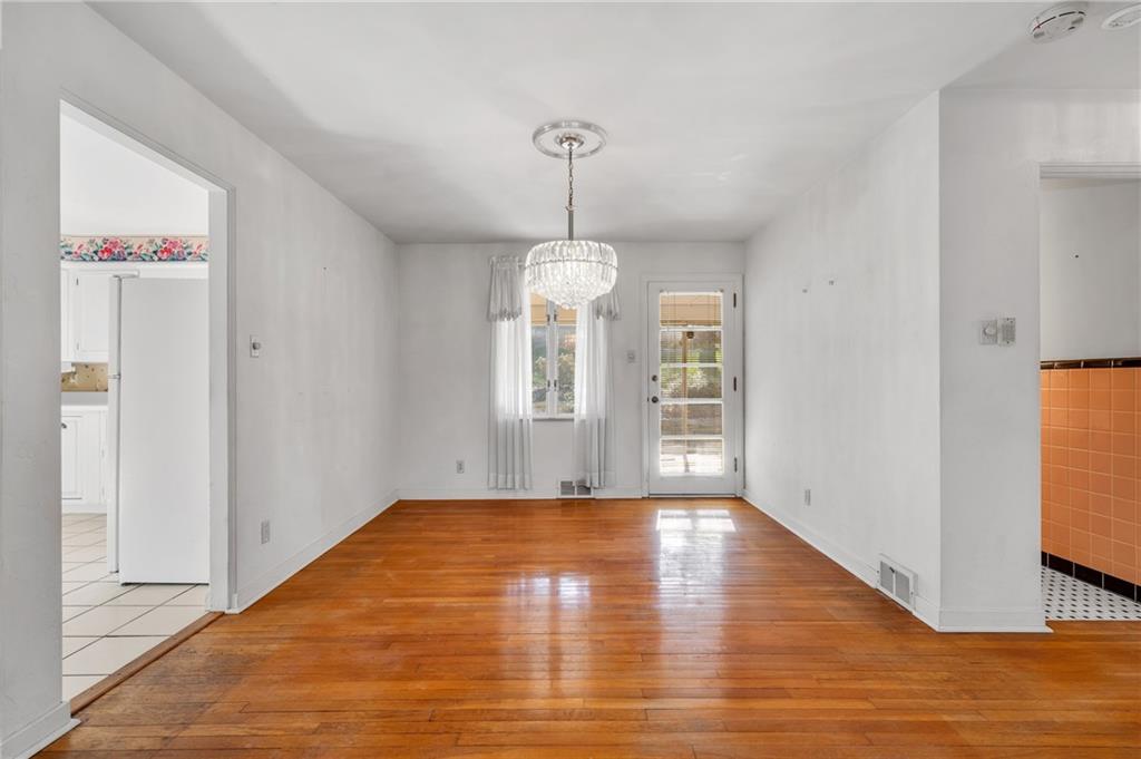 1037 Greentree Road Pittsburgh, PA 15220 - Photo 7 of 25 Gallery Image 7