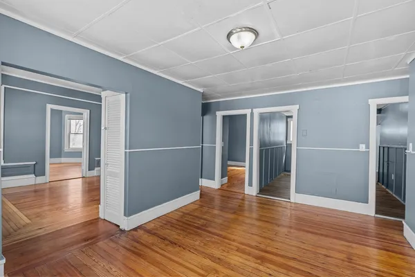 $2,500 | 1819 Pleasant Street, Unit 3, Fall River, MA 02723