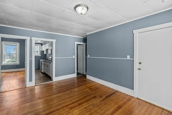 $2,500 | 1819 Pleasant Street, Unit 3, Fall River, MA 02723