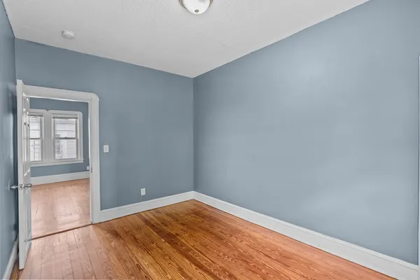 $2,500 | 1819 Pleasant Street, Unit 3, Fall River, MA 02723