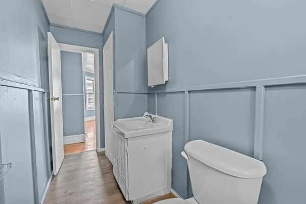 $2,500 | 1819 Pleasant Street, Unit 3, Fall River, MA 02723