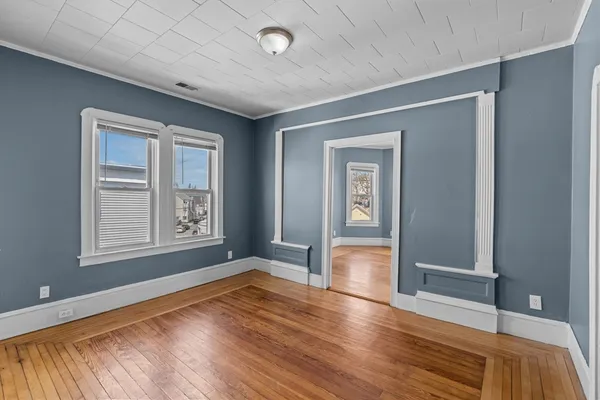 $2,500 | 1819 Pleasant Street, Unit 3, Fall River, MA 02723