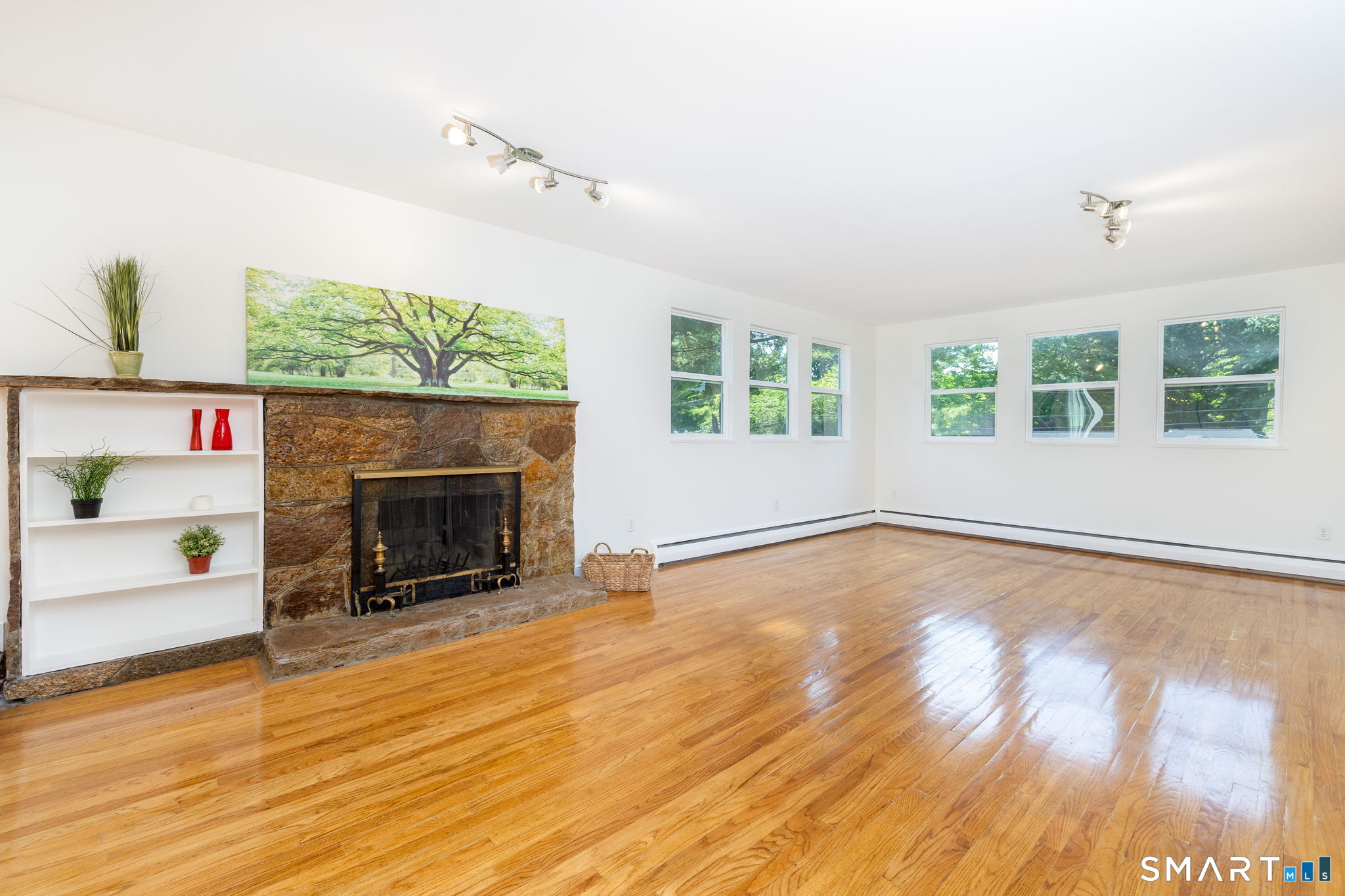 2 Barn Hill Road Bloomfield, CT 06002 - Photo 4 of 40