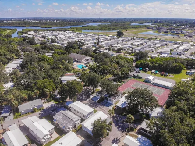 $109,900 | 3333 26th Avenue East, Unit 4, Bradenton, FL 34208