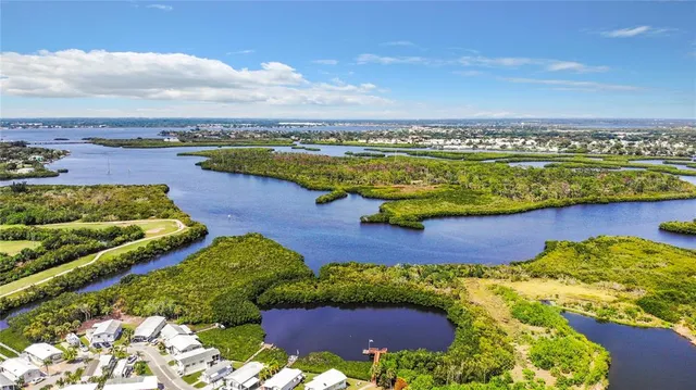 $109,900 | 3333 26th Avenue East, Unit 4, Bradenton, FL 34208