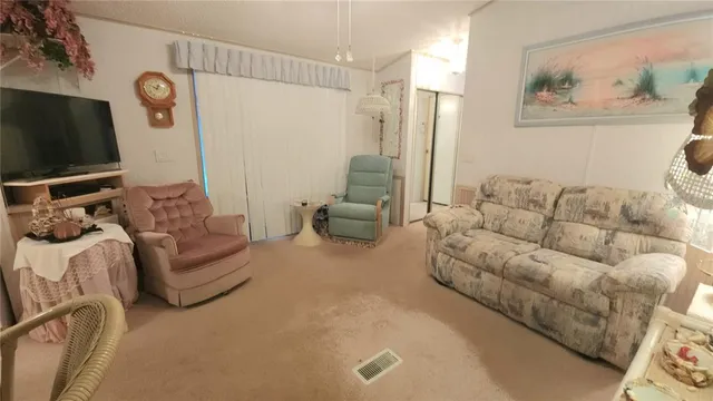 $109,900 | 3333 26th Avenue East, Unit 4, Bradenton, FL 34208