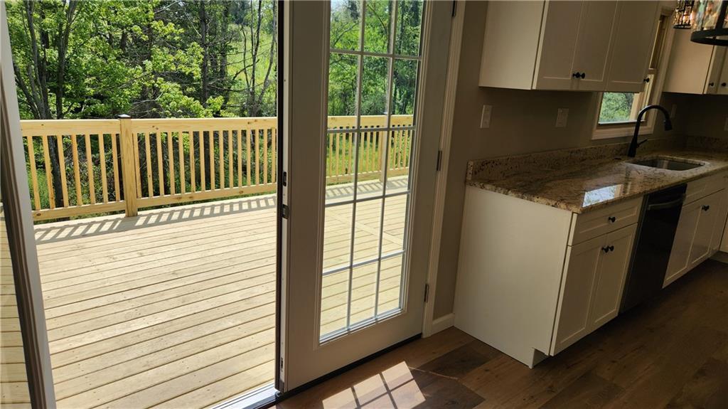1064 Renton Road Pittsburgh, PA 15239 - Photo 20 of 40 upper deck view