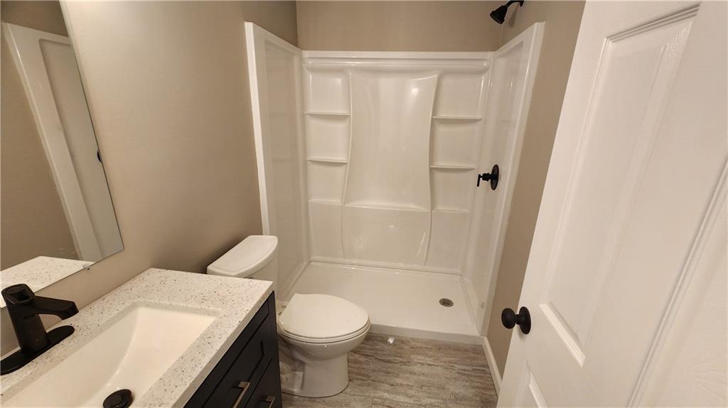 1064 Renton Road Pittsburgh, PA 15239 - Photo 30 of 40 LL full bathroom