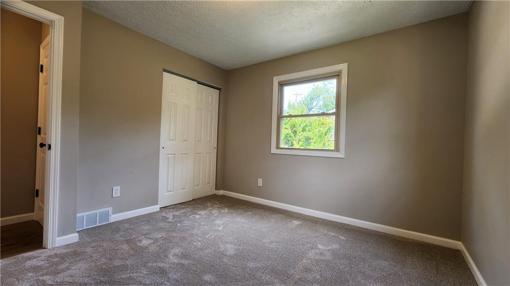 1064 Renton Road Pittsburgh, PA 15239 - Photo 34 of 40