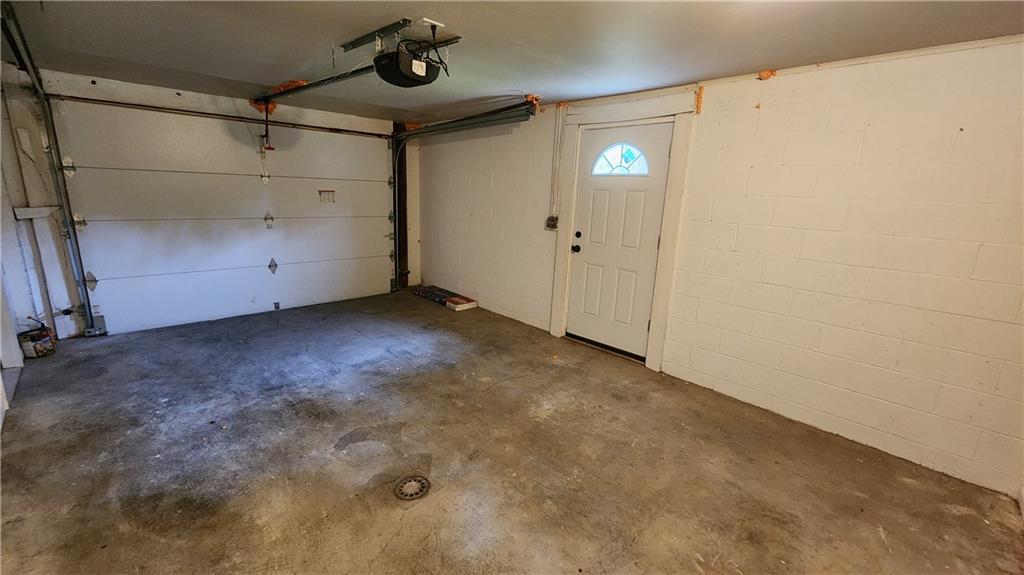 1064 Renton Road Pittsburgh, PA 15239 - Photo 40 of 40 oversized one car garage
