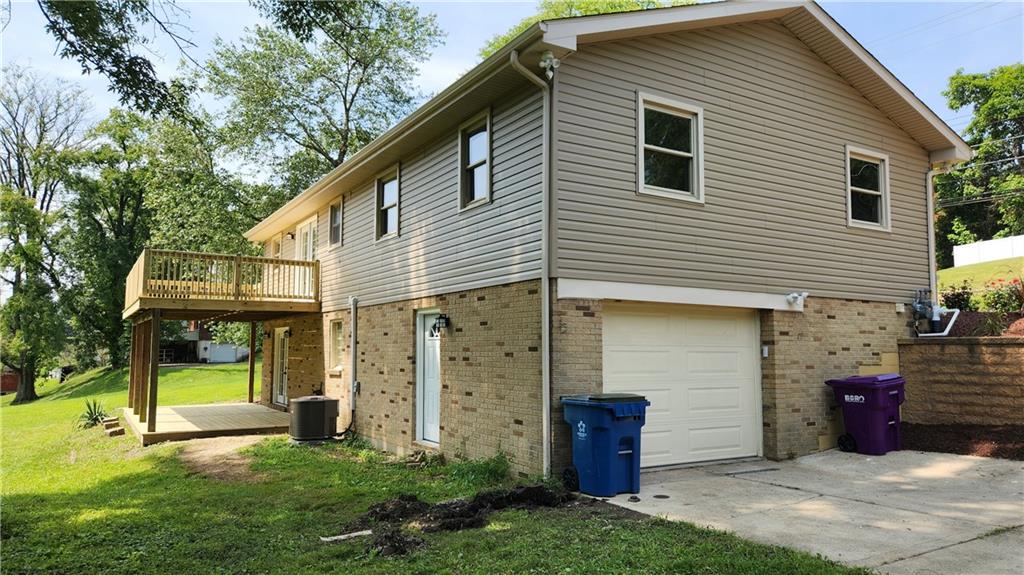 1064 Renton Road Pittsburgh, PA 15239 - Photo 8 of 40