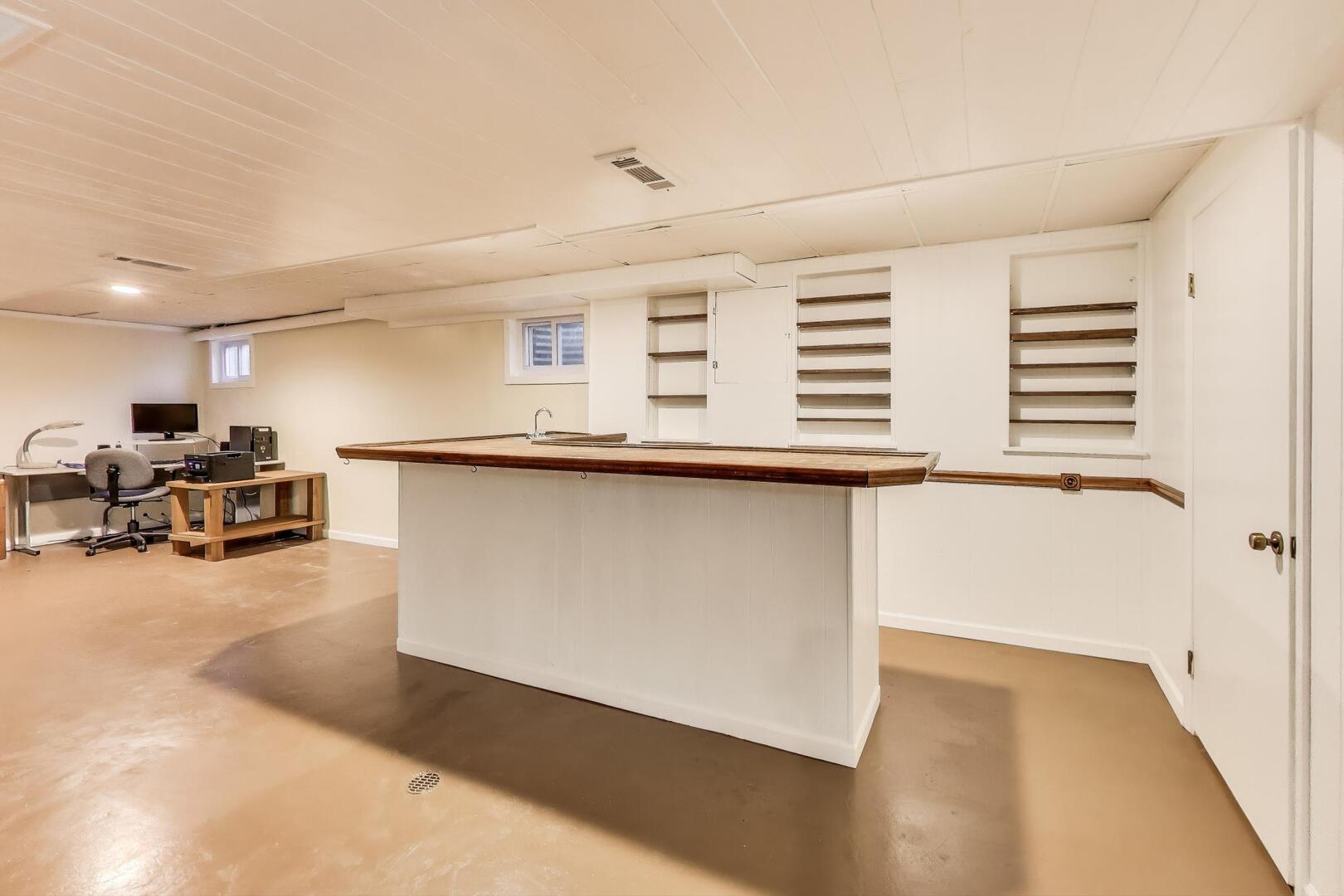 829 Shiloh Circle Naperville, IL 60540 - Photo 26 of 40 a kitchen with stainless steel appliances granite countertop a sink and cabinets