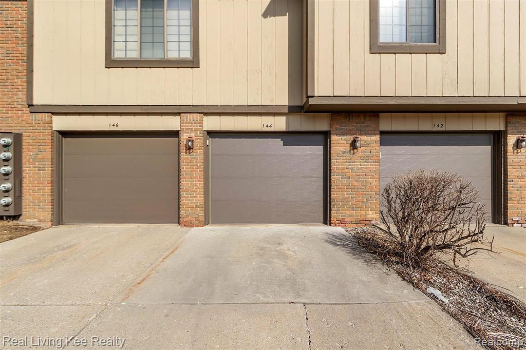144 Meadow Ln Circle Rochester Hills, MI 48307 - Photo 31 of 36