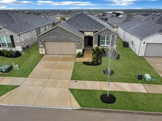$435,000 | 7608 Redwood Forest Lane, Aubrey, TX 76227