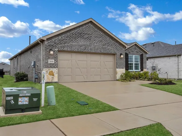 $435,000 | 7608 Redwood Forest Lane, Aubrey, TX 76227