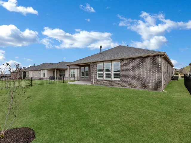 $435,000 | 7608 Redwood Forest Lane, Aubrey, TX 76227