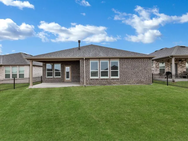 $435,000 | 7608 Redwood Forest Lane, Aubrey, TX 76227