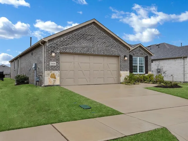 $435,000 | 7608 Redwood Forest Lane, Aubrey, TX 76227