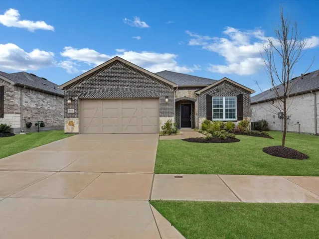 $435,000 | 7608 Redwood Forest Lane, Aubrey, TX 76227