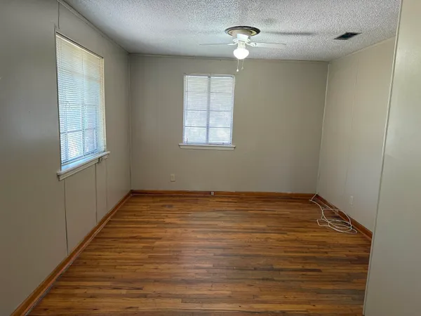 $1,000 | 727 East Jefferson Street, Unit 727, Tallahassee, FL 32301