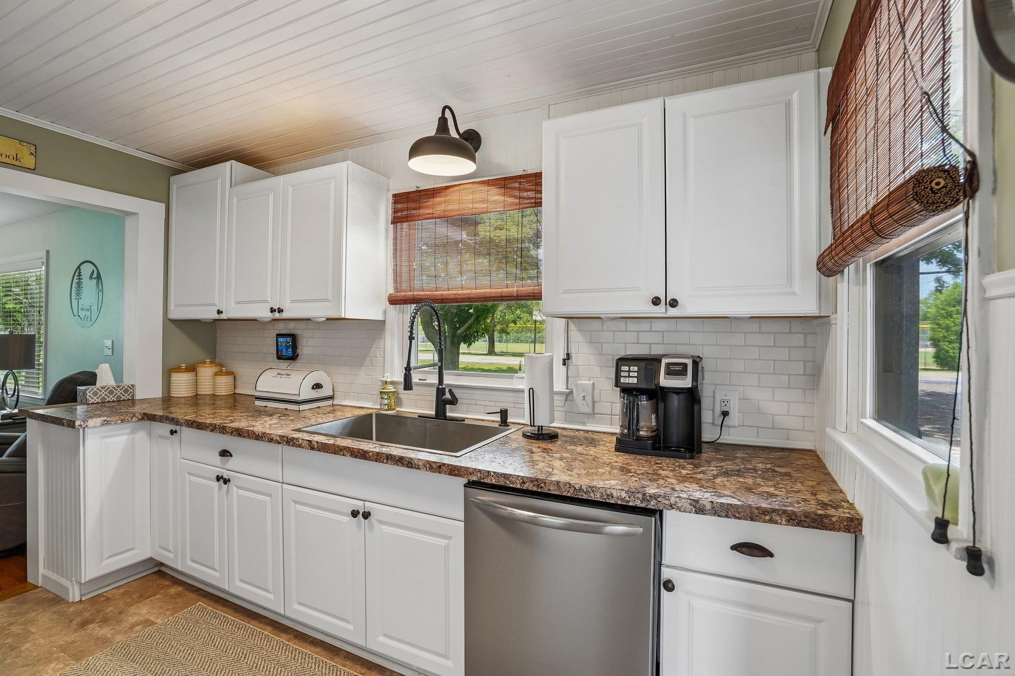 2758 Nadeau Road Monroe, MI 48162 - Photo 12 of 45