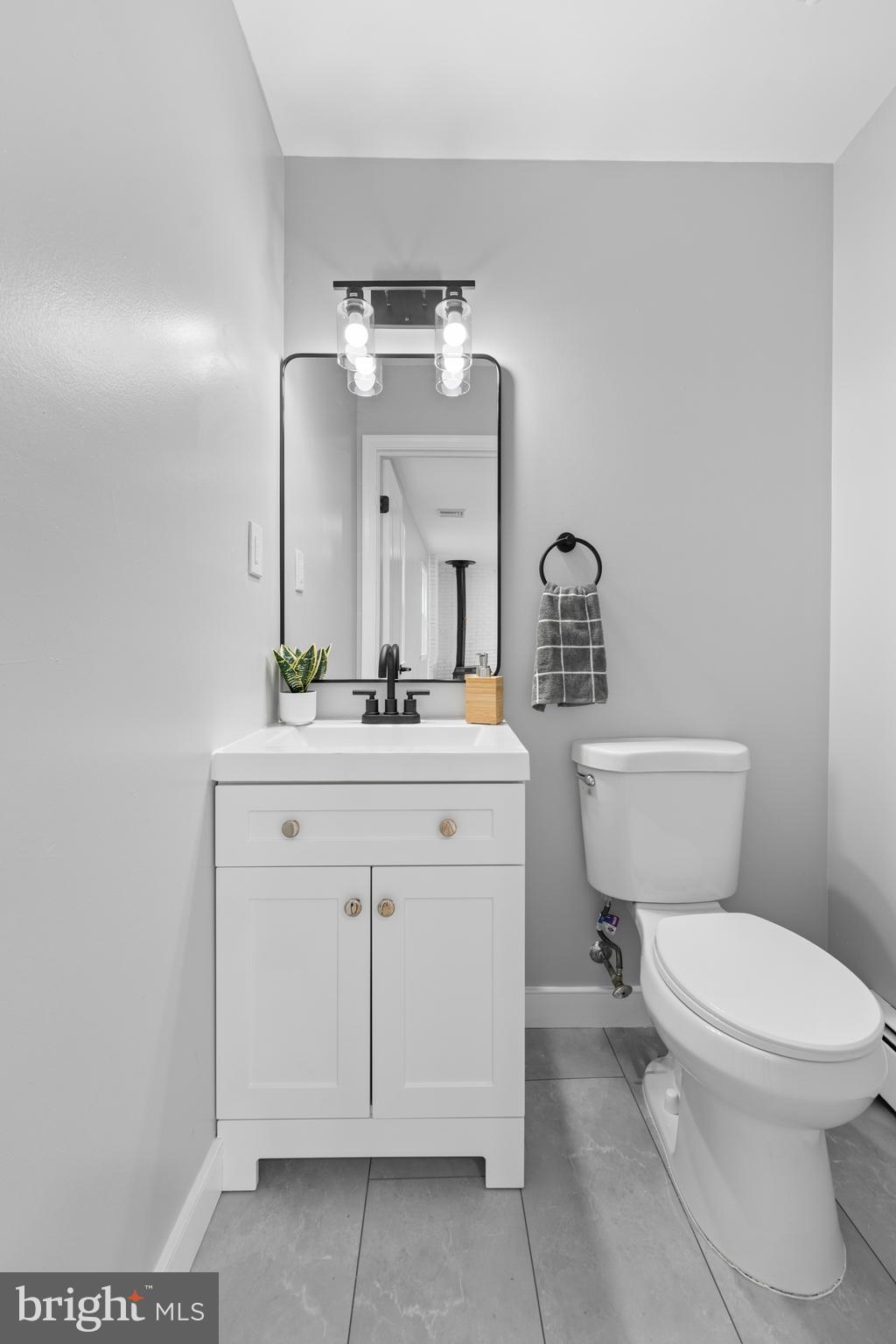 224 Oak Park Road Hatfield, PA 19440 - Photo 26 of 47 Powder room