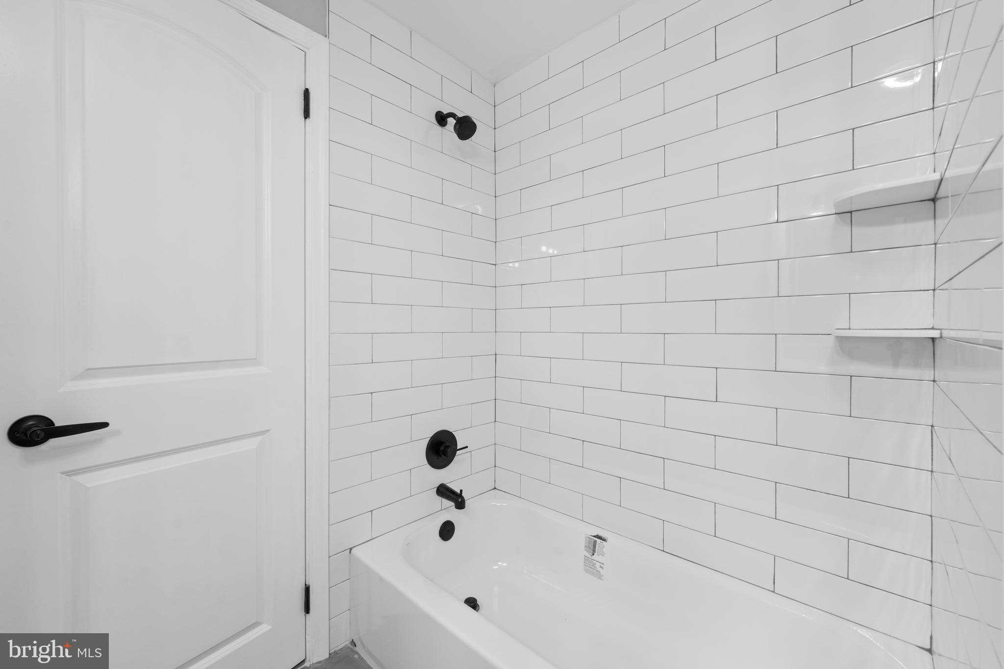 224 Oak Park Road Hatfield, PA 19440 - Photo 40 of 47 Full Hall Bath