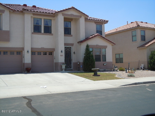 11513 East Raleigh Avenue Mesa, AZ 85212 - Photo 3 of 51 003
