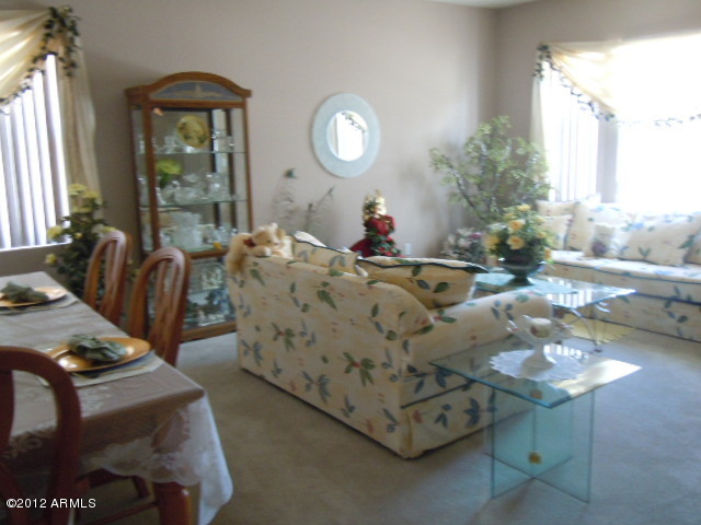 11513 East Raleigh Avenue Mesa, AZ 85212 - Photo 4 of 51 LIVING/DINING ROOM